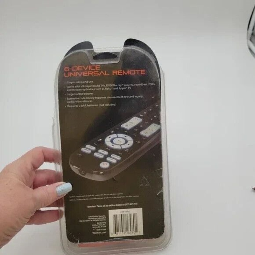 Blackweb 6-Device Universal Remote Backlit Buttons Streaming‎ Device Support - Picture 3 of 10